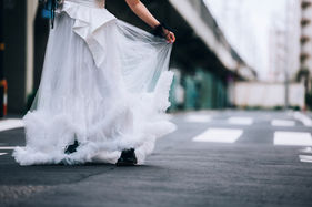 ウエディングドレスをきた花嫁