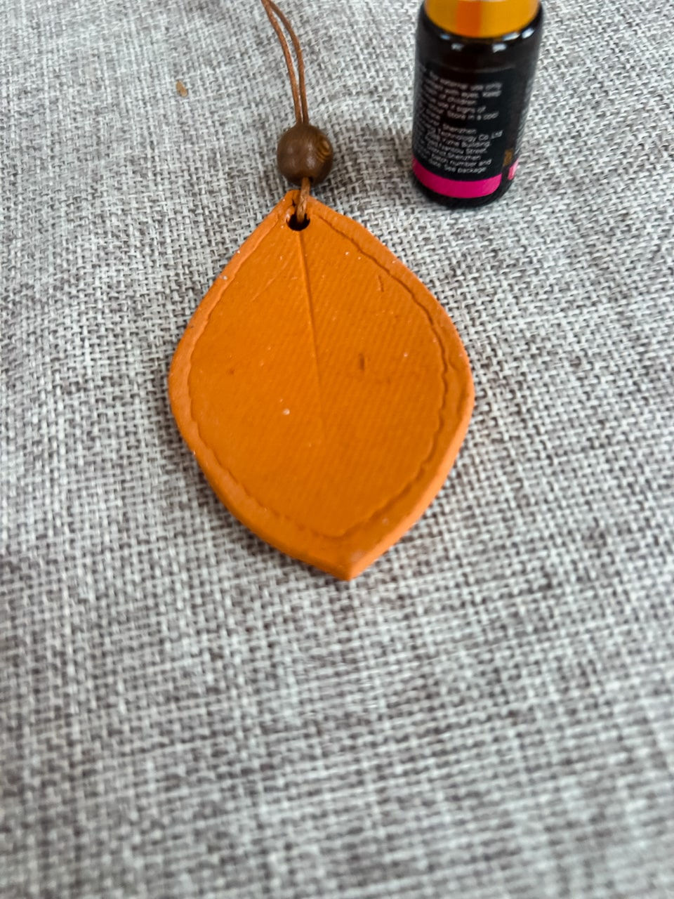 Terracotta leaf air freshener with 5ml essential oil