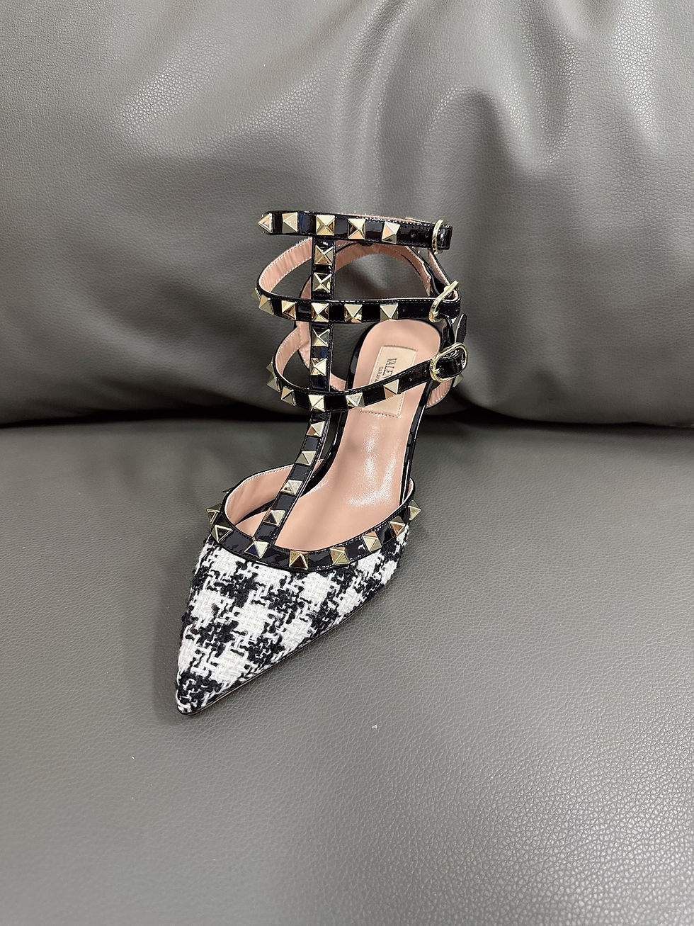 Thumbnail: [하이앤드] 발*티노 락스터드 피에 드 풀 페브릭 펌프스 6.5cm, 10cm (4color)