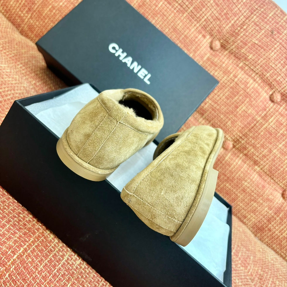 Thumbnail: 샤* 시어링 CC로고 스웨이드 로퍼 모카신