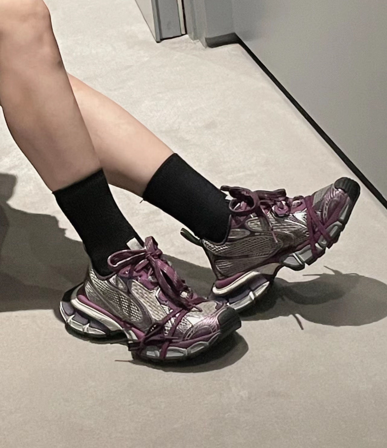 발*시아가 레이스 디테일 스니커즈