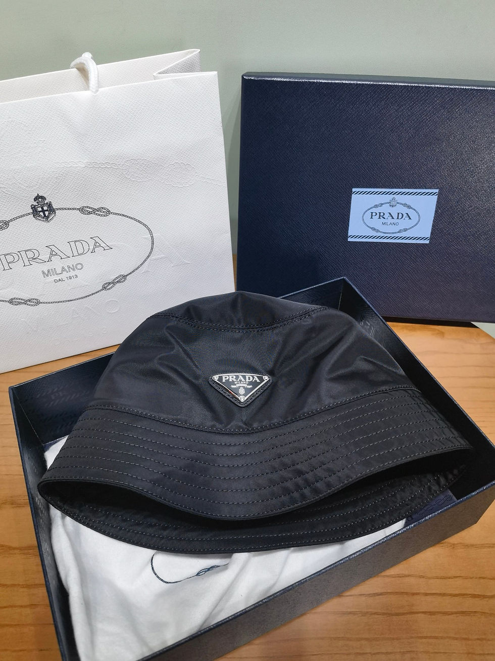 Thumbnail: 프*다 리나일론 버킷햇(2color)