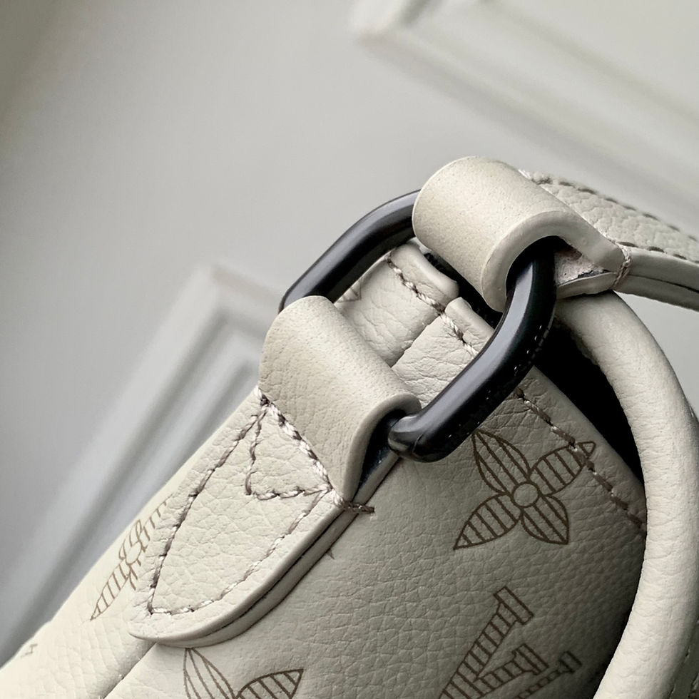 Thumbnail: 루*비통 펄스 웨어러블 월릿