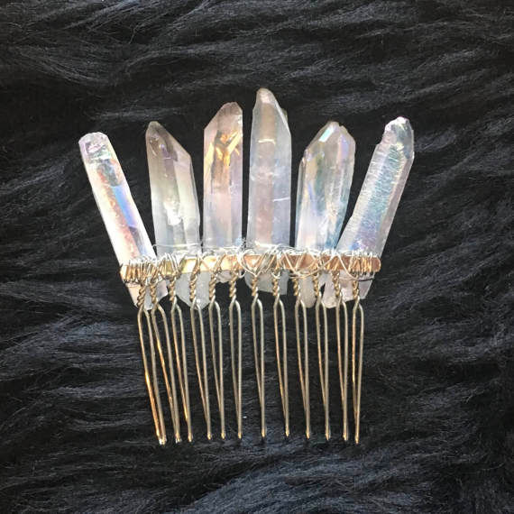 Thumbnail: Holographic Quartz Hair Comb