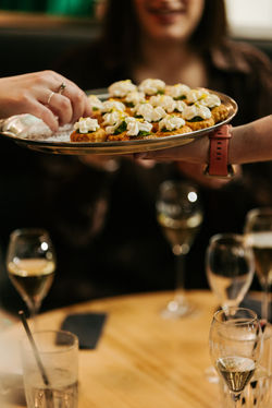 Isabelle & James - -571