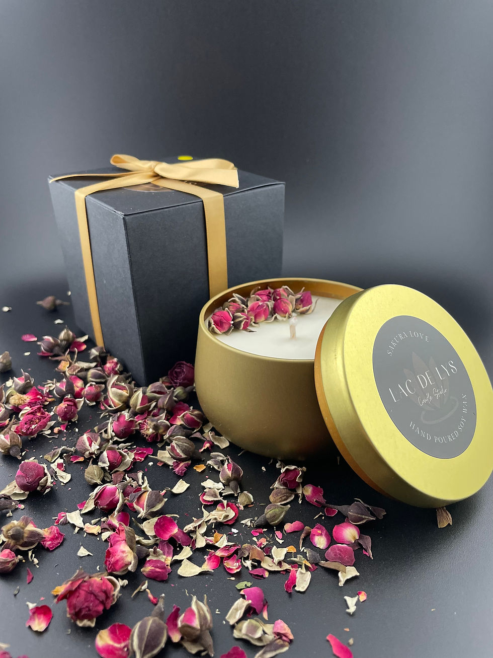 Sakura Love scented candle in gold container