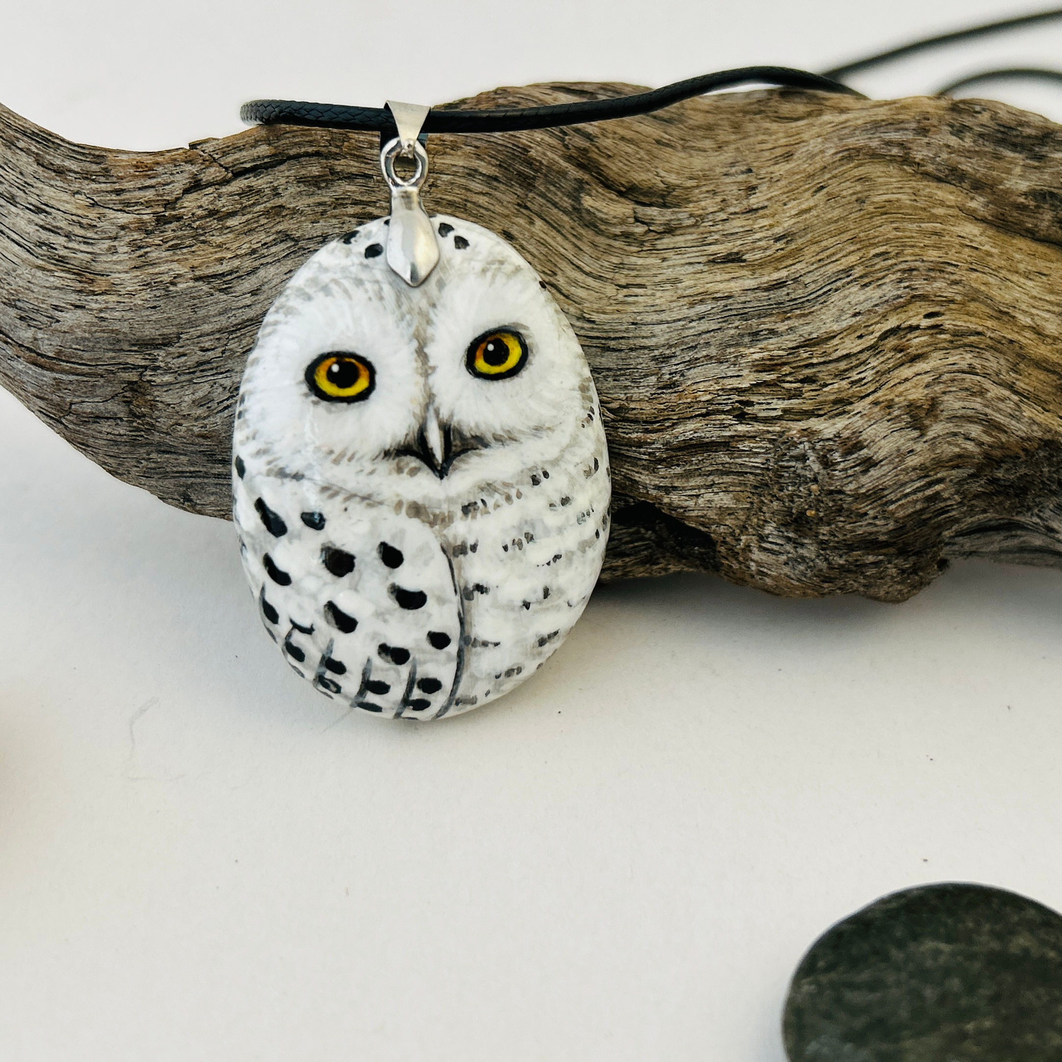 Hand-painted Necklace #14 (Snowy owl)