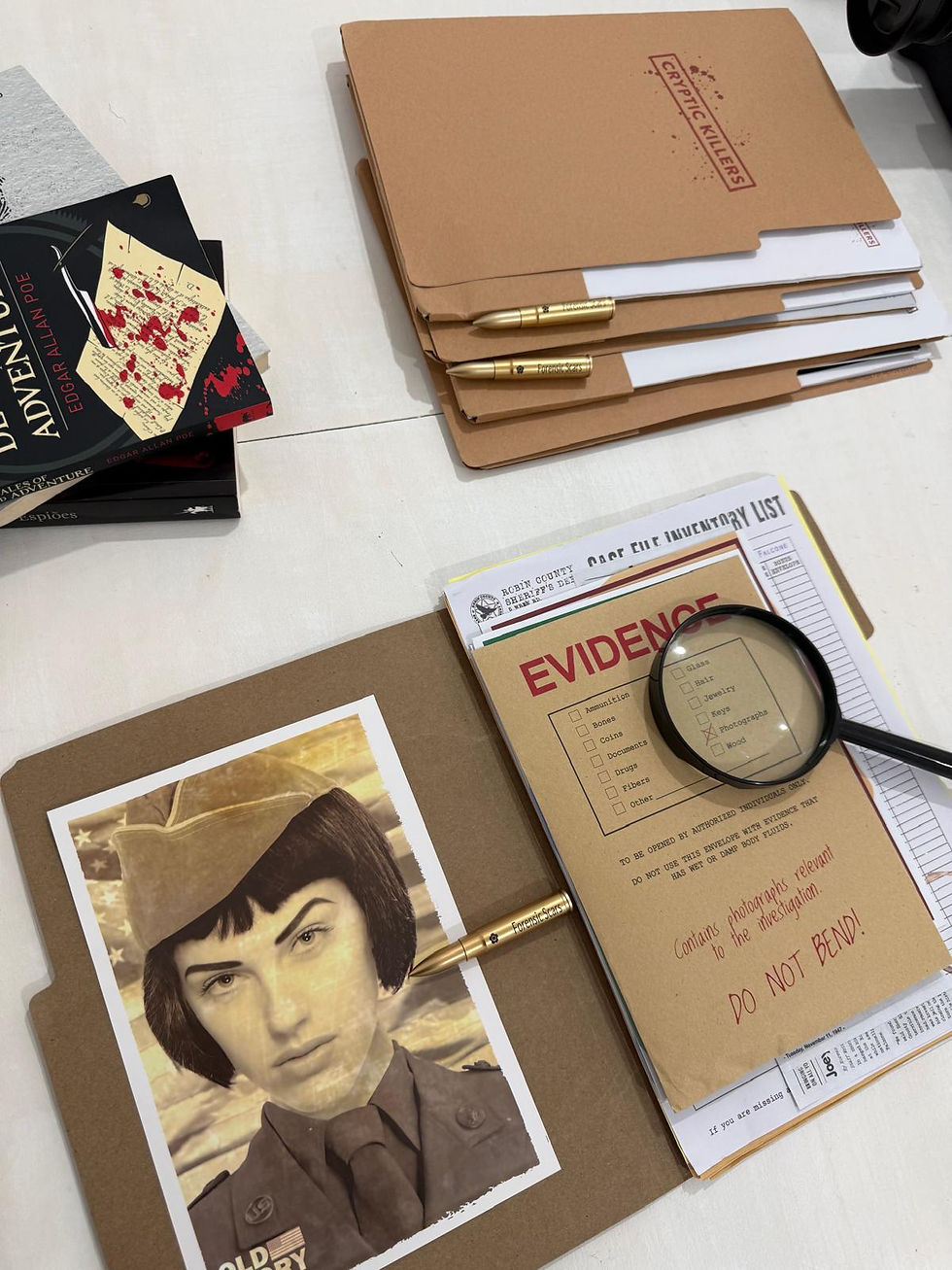 Miniatura: Evidence folder for Who Killed Veronica Falcone game