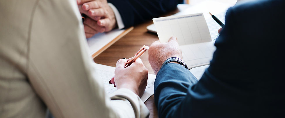 La firma de un contrato