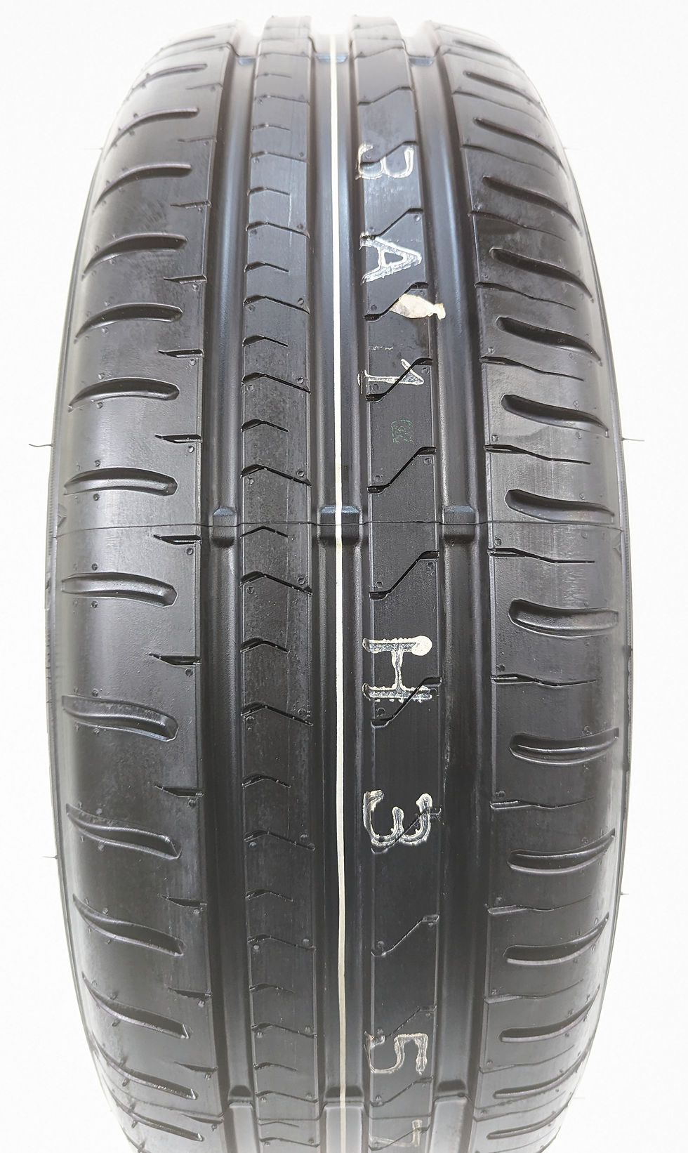 Miniaturbild: Falken Sincera SN832A - 185/65 R15 88H - DOT:20 - Profil:7mm