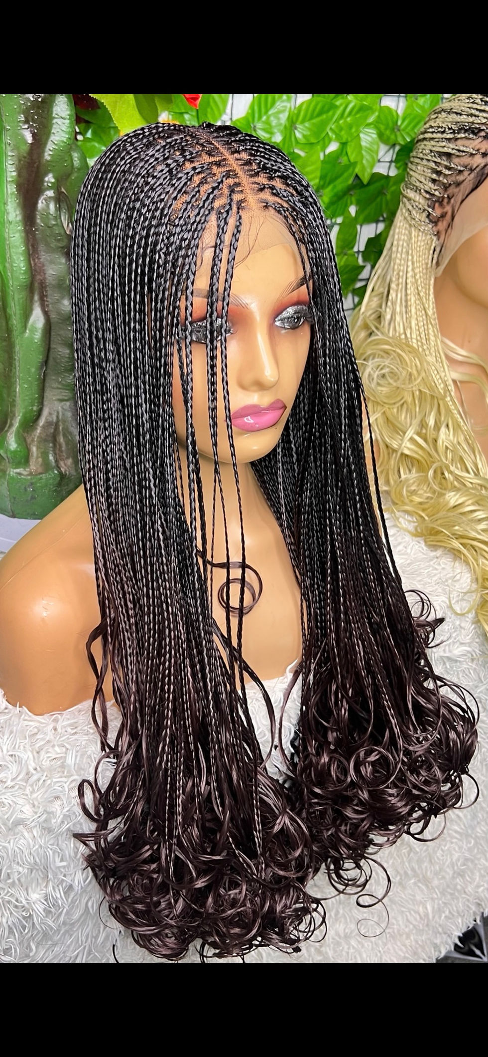 Thumbnail: Middle part French curls 