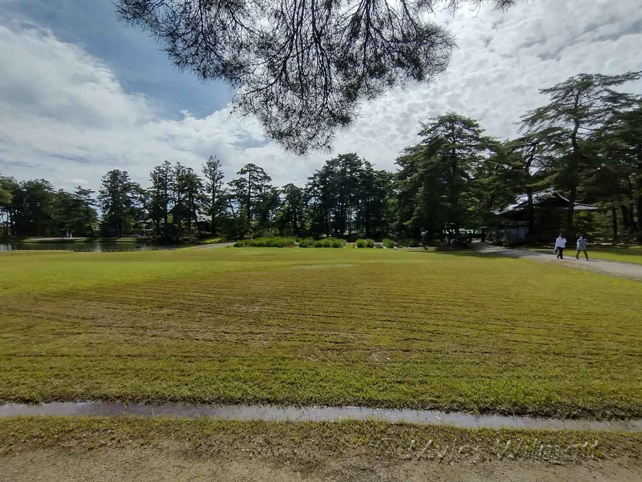 13 Looking toward Motsu-ji and Ōizumigaike.jpg