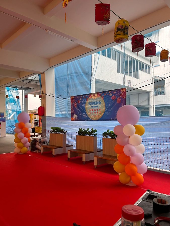 Mid-Autumn school event: Stage balloon columns