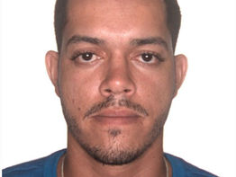 POLICIAIS DA GE PATAMO RECUPERARAM EM CARUARU CARRO QUE QUE FOI ROUBADO E ESTAVA SENDO DEPENADO