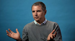 men grooming makeup artist