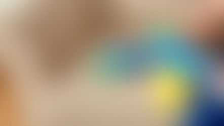 O que fazer e quais produtos usar para tirar a sujeira do seu sofá