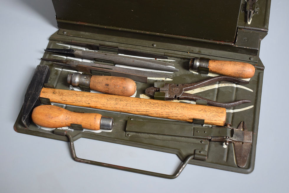 Thumbnail: MG34/42 Kl. Wffm. Werkzeug tool kit 'eoz 43 H'