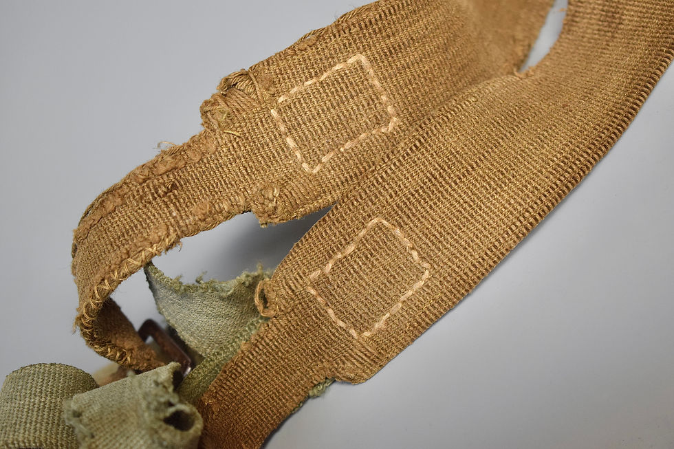 Thumbnail: Late-war Ersatz canvas Y-straps