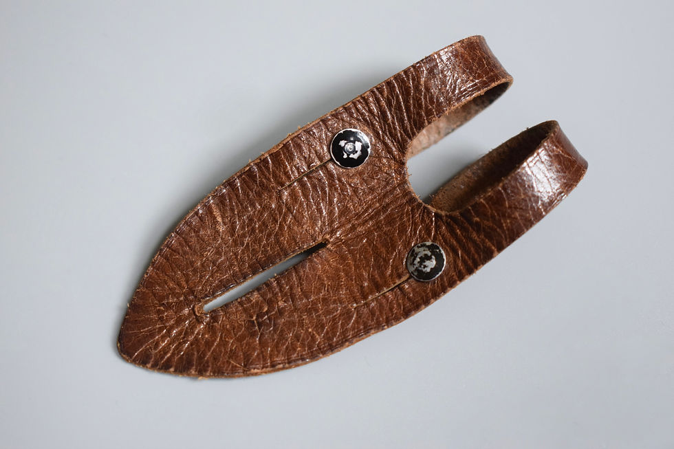 6x30 Dienstglas brown leather button tab '1941 WaA'