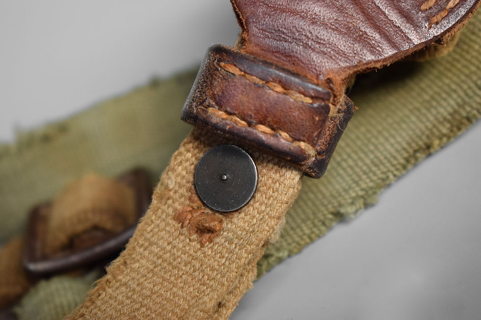 Thumbnail: Late-war Ersatz canvas Y-straps