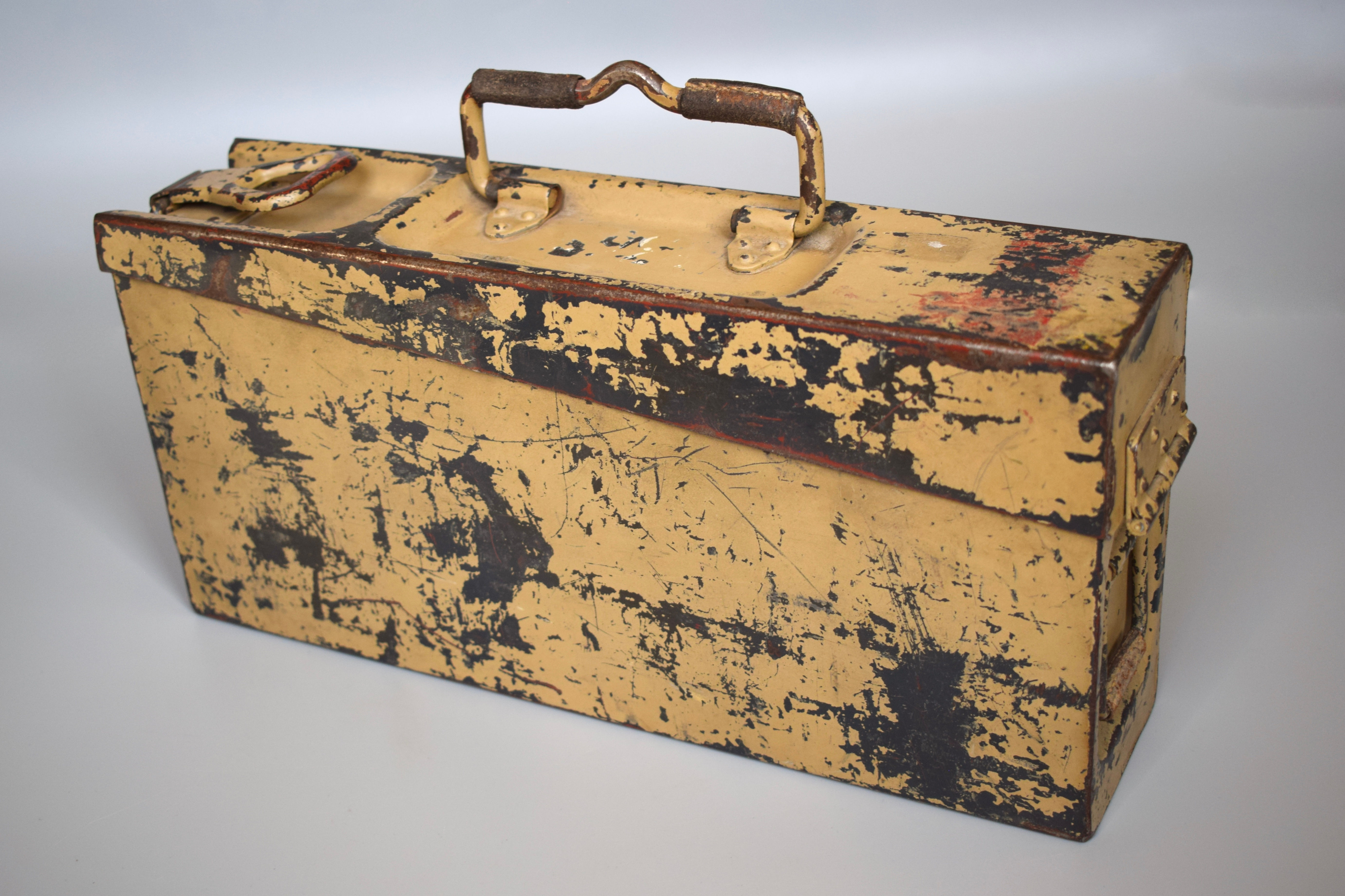 MG34/42 tan camouflage ammo box '1940'