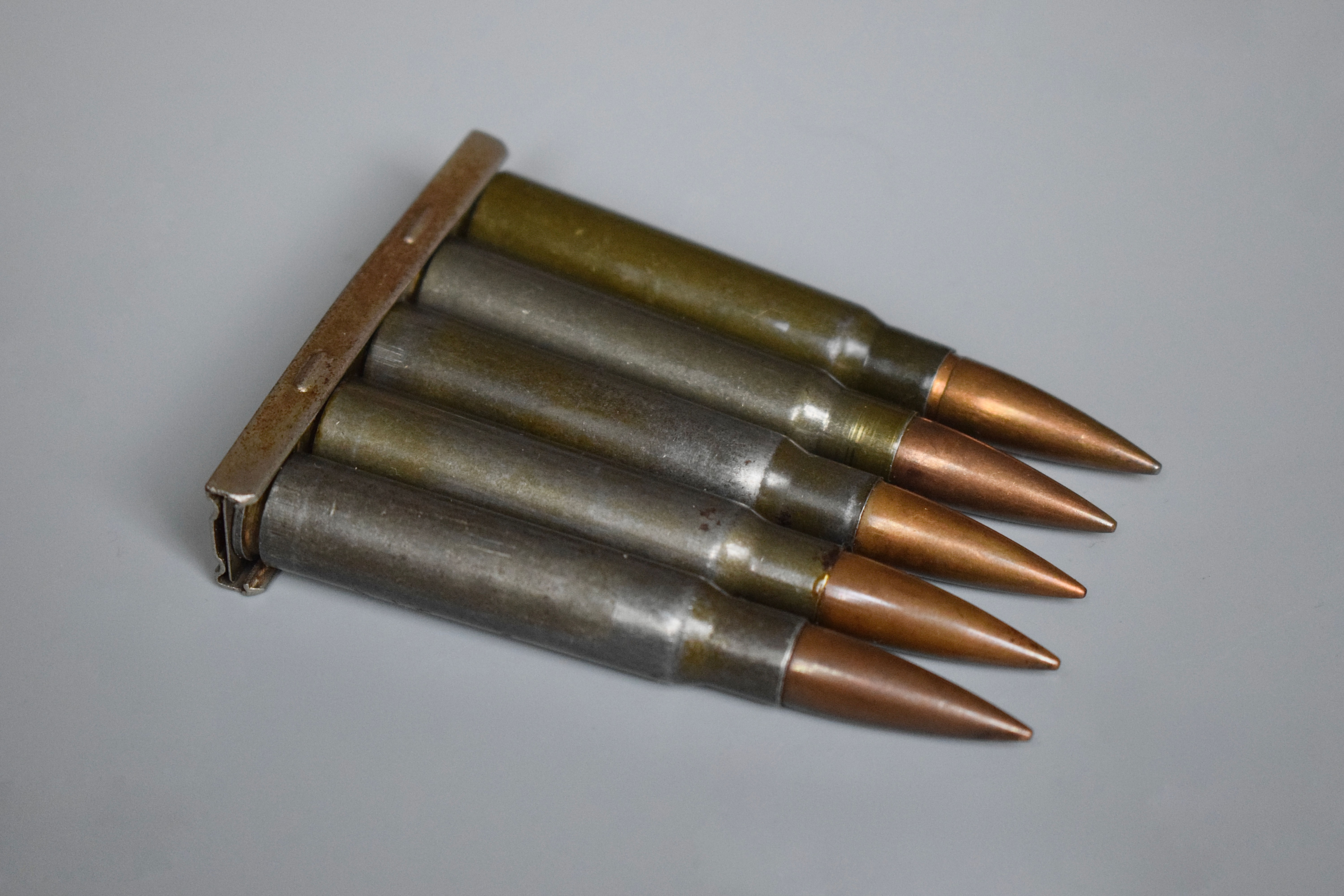 5x 7.92x57mm rounds '1943'