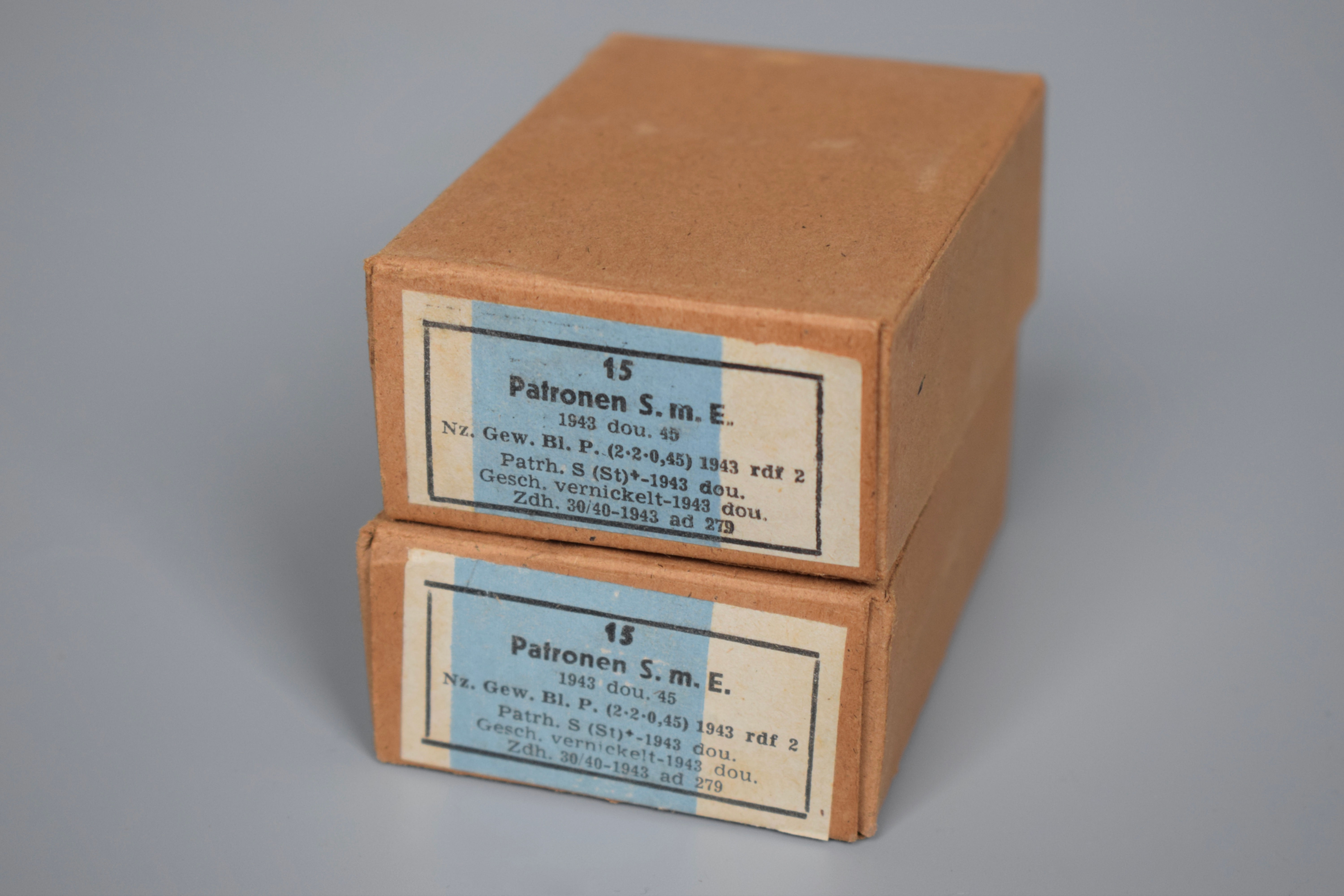 Matching 7.92x57mm S.m.E. ammo boxes '1943 dou'