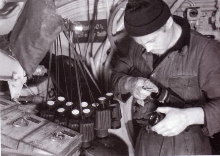Thumbnail: Zeiss 7x50 Kriegsmarine smooth ocular binoculars + early Benutzer
