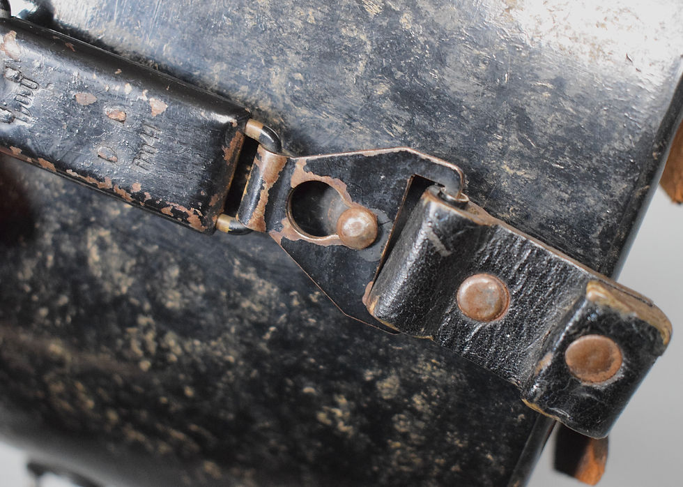 Thumbnail: Black speckled Bakelite 6x30 Dienstglas case