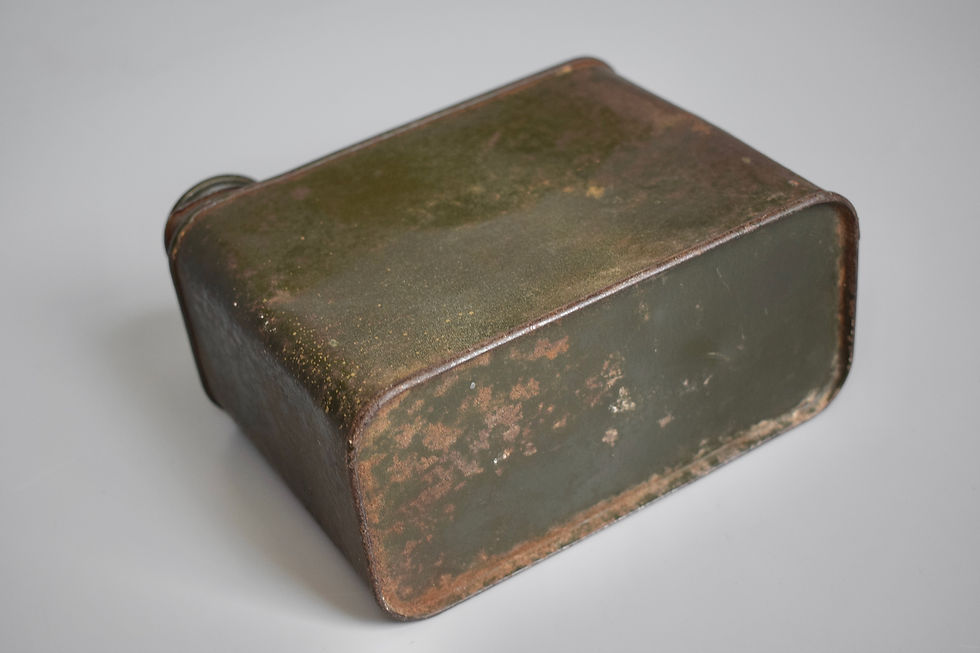 Thumbnail: Late-war MG34/42 P-kasten oil can