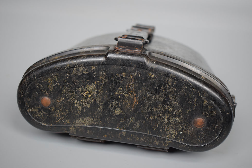 Thumbnail: Black speckled Bakelite 6x30 Dienstglas case