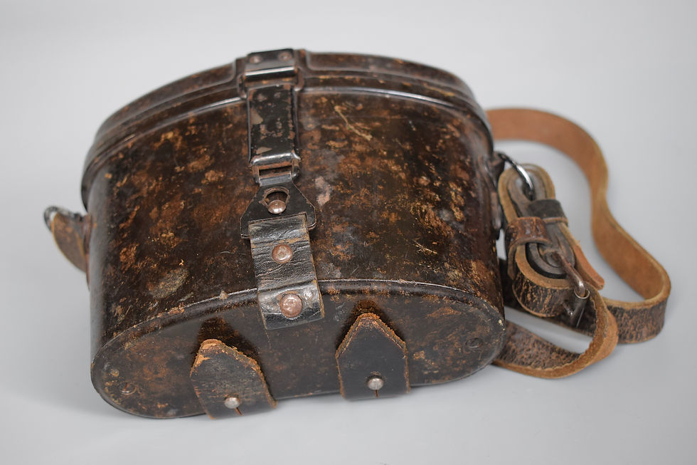 Thumbnail: Brown Bakelite 6x30 Dienstglas case w/ strap