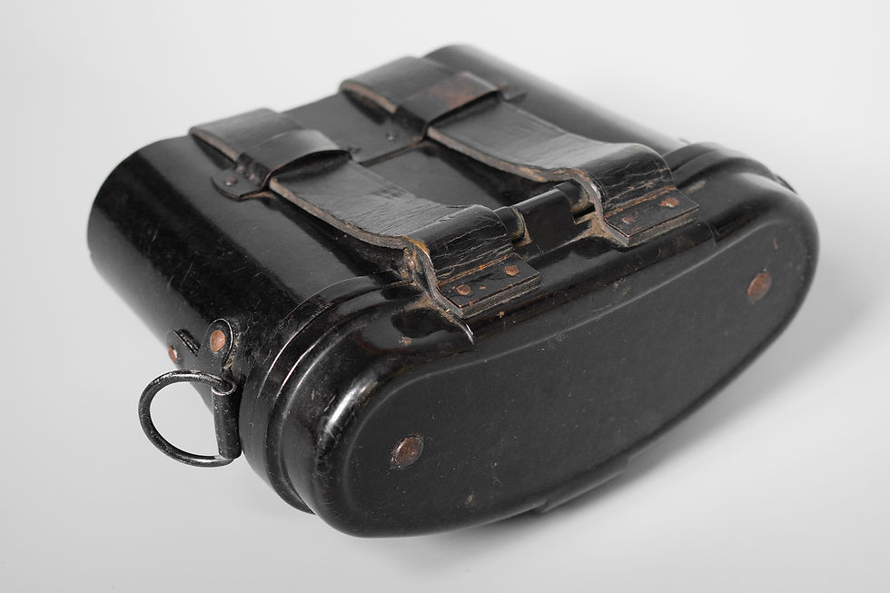 Thumbnail: Black Bakelite 6x30 Dienstglas case 'WaA'