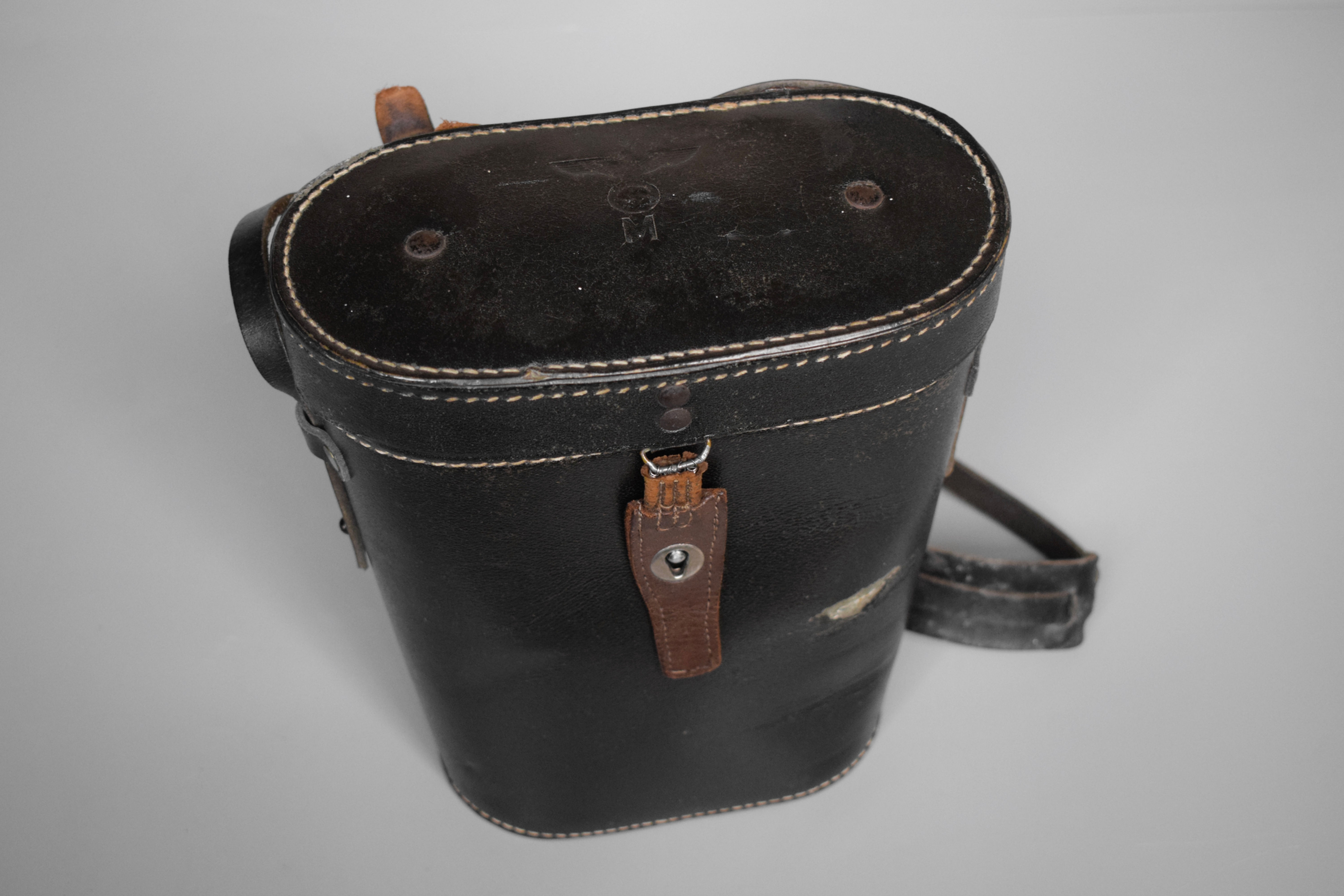 Kriegsmarine Leitz 7x50 binocular case 'beh 1944'