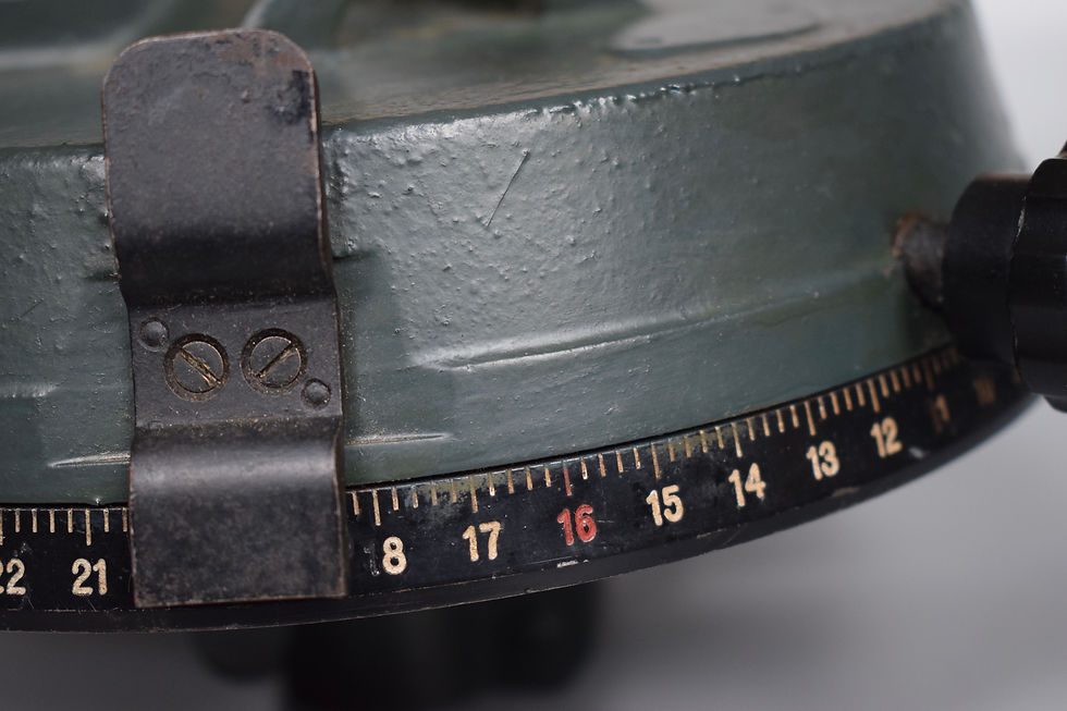 Thumbnail: 10x80 Flakfernrohr turntable mount 'bef'