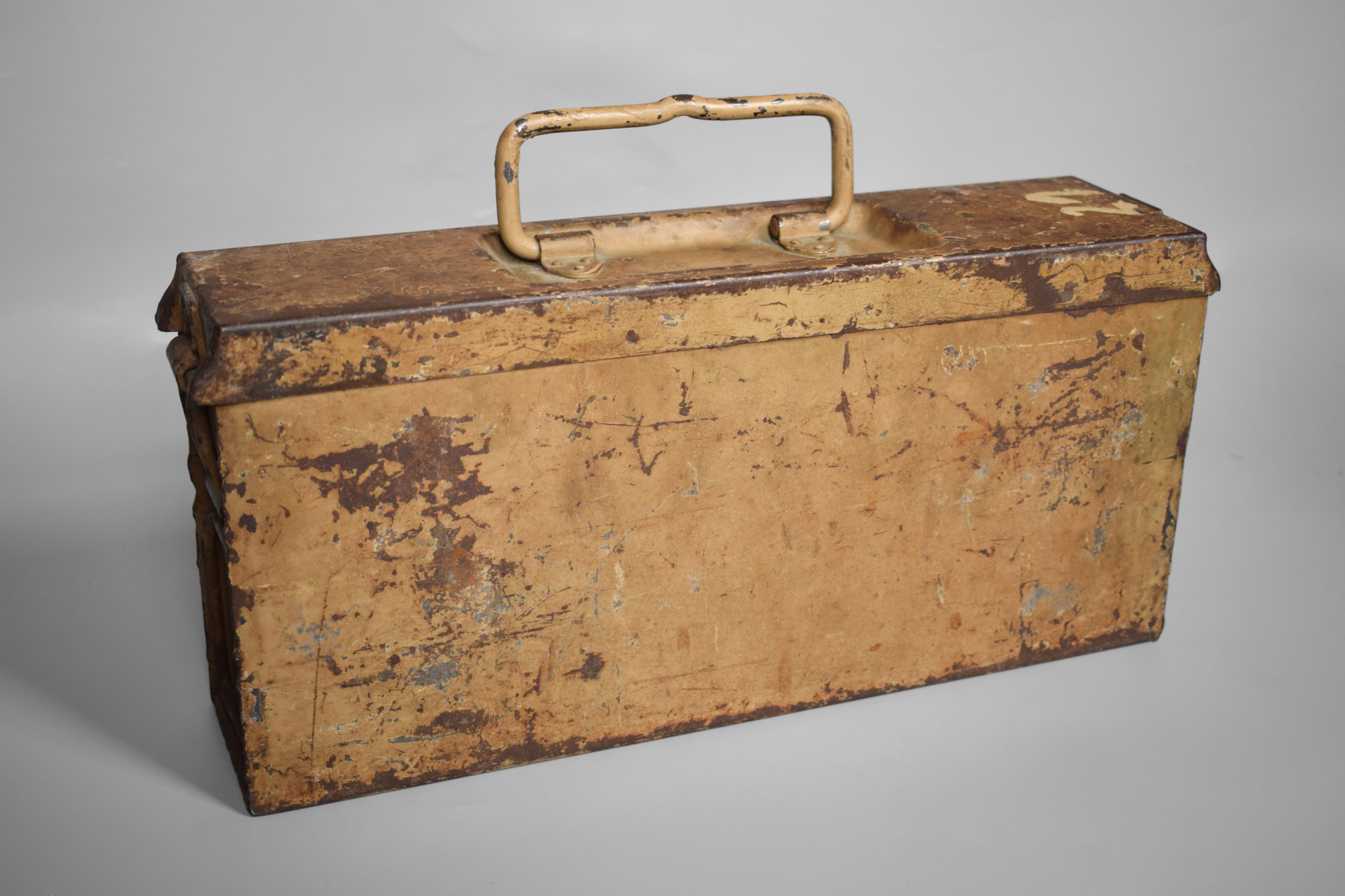 Late-war tan MG34/42 ammo box 'ada 1944'