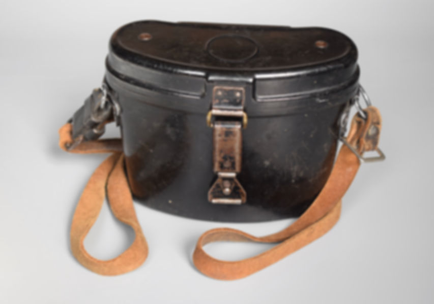 Black Bakelite 6x30 Dienstglas case 'WaA'