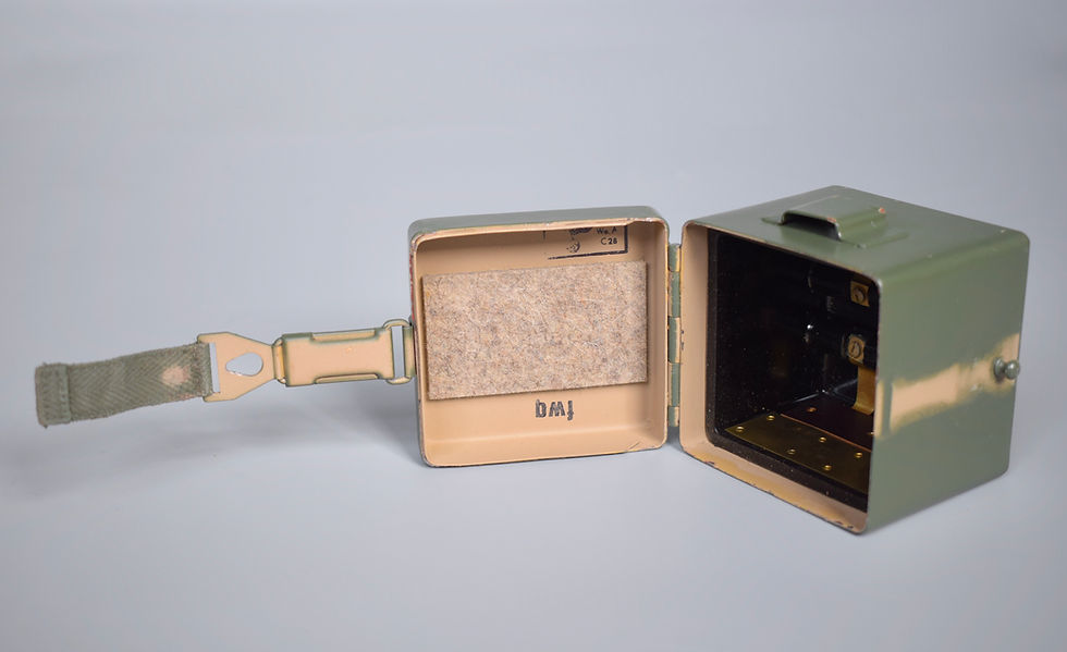 Thumbnail: Optic light battery box 'fwq WaA'
