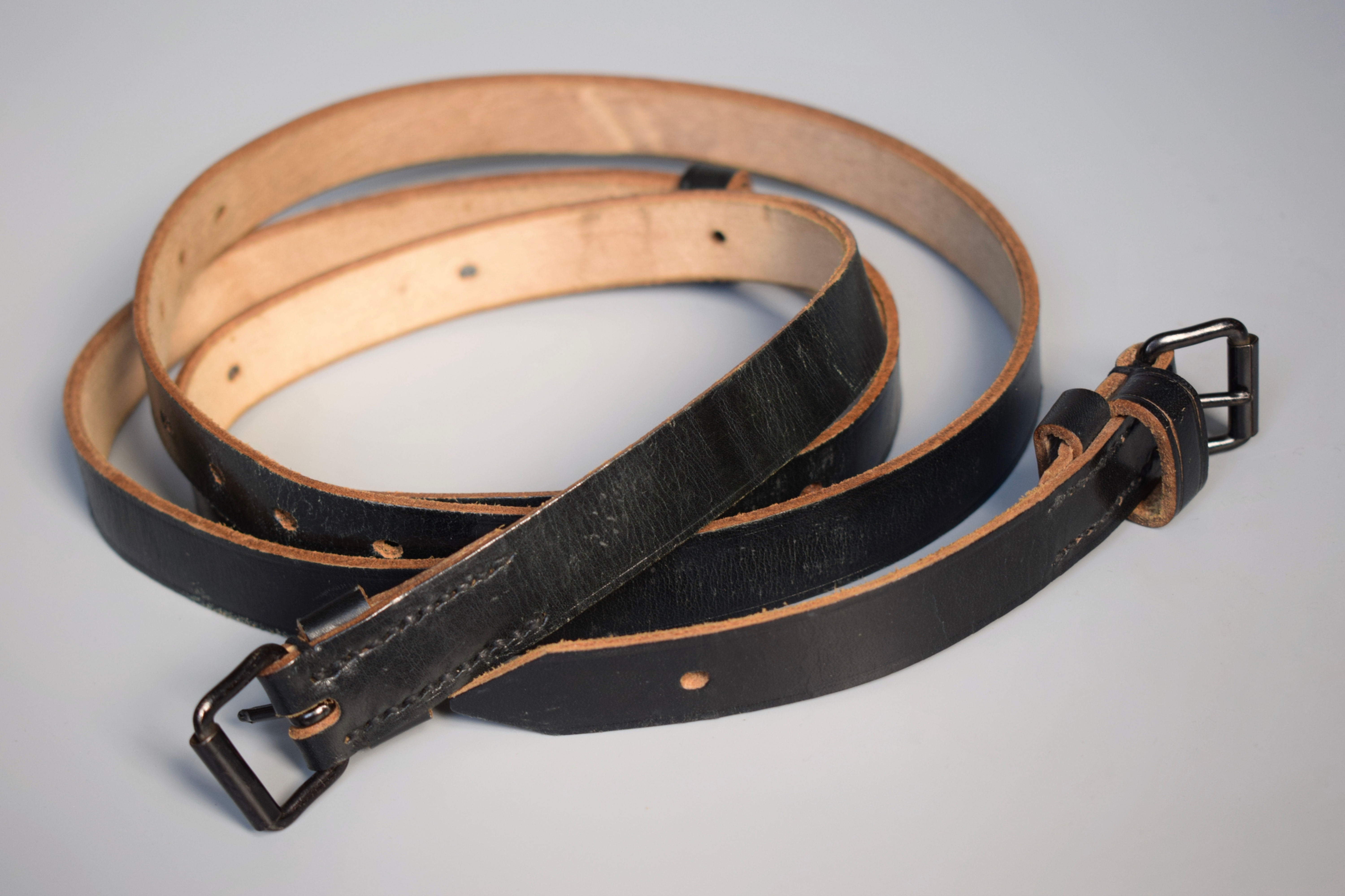 Unissued Dienstglas binocular case strap