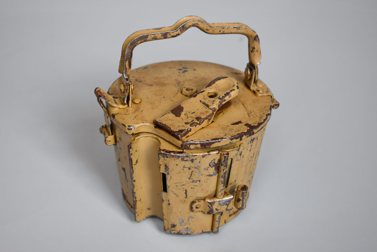 Tan camo MG34/42 Gurttrommel 'ddf'