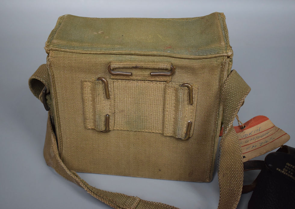 Thumbnail: 6x30 Dienstglas 'Hensoldt Wetzlar' + British canvas case