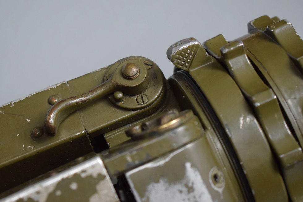 Thumbnail: Gestell 31 wooden optic tripod