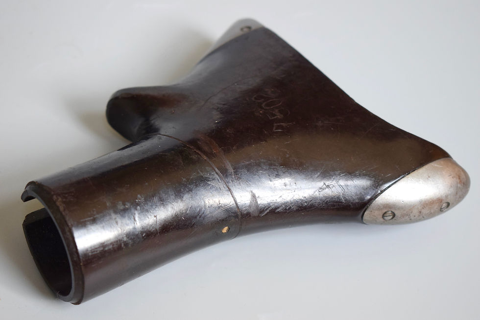 Thumbnail: MG34 metal-tipped Bakelite buttstock