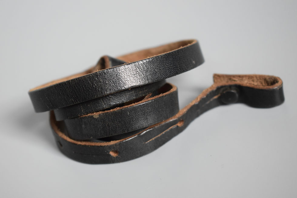 Thumbnail: Dienstglas binocular leather neck strap