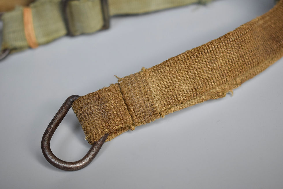 Thumbnail: Late-war Ersatz canvas Y-straps