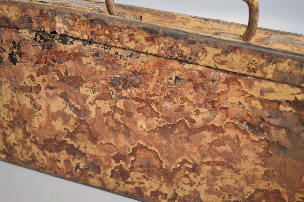Thumbnail: Tan/red camouflage MG34/42 ammo box 'ets'