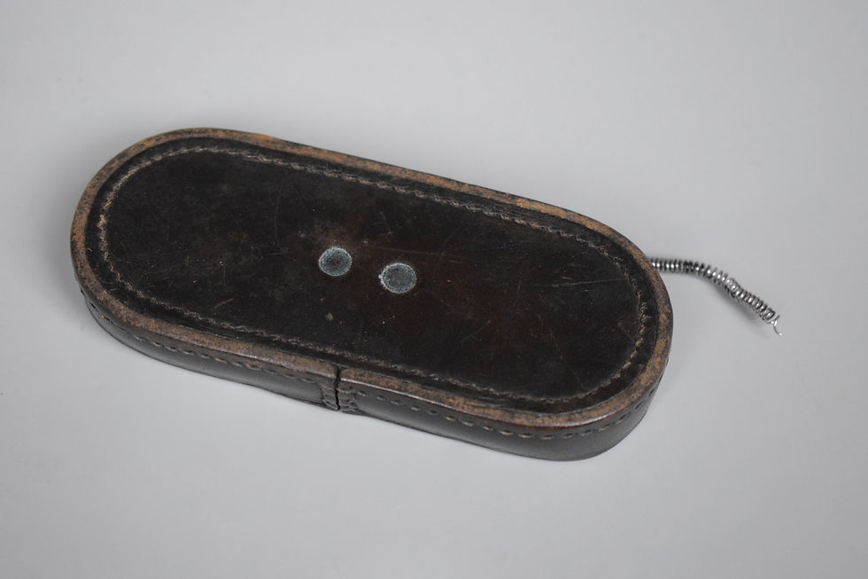 Thumbnail: Early Kriegsmarine 7x50 Binocular leather 'Benutzer' ocular cover