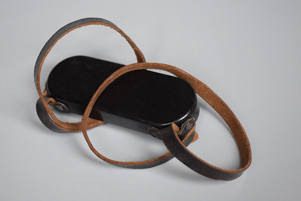 Thumbnail: Dienstglas Bakelite ocular cover + strap