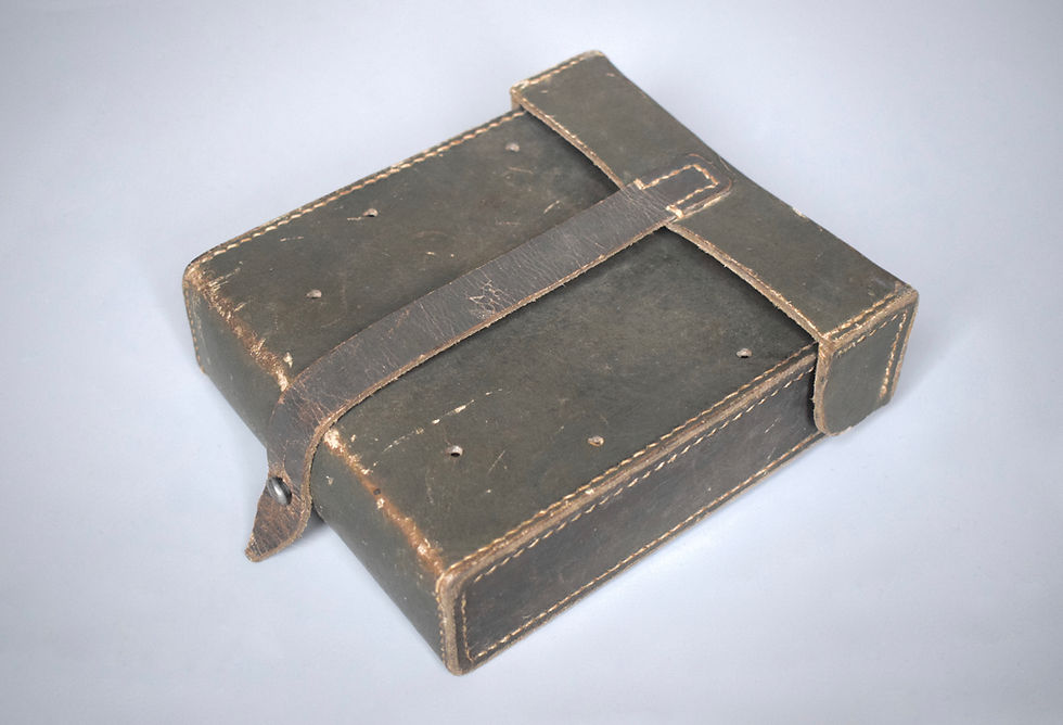 Italian leather MG34/42 gunner's tool pouch 'bdt 1945'