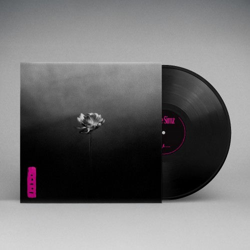 Copertina vinile: immagine monocromatica, fiore, 'ODIO'